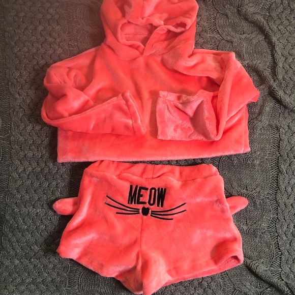 Pretty Kitty Set. - Picture 2 of 3